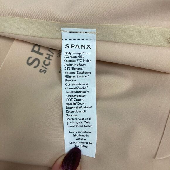 Spanx Undietectable Soft Nude NWOT Women’s Shapewear size S EUR 34-36 UK 8-10‎ - Picture 4 of 6